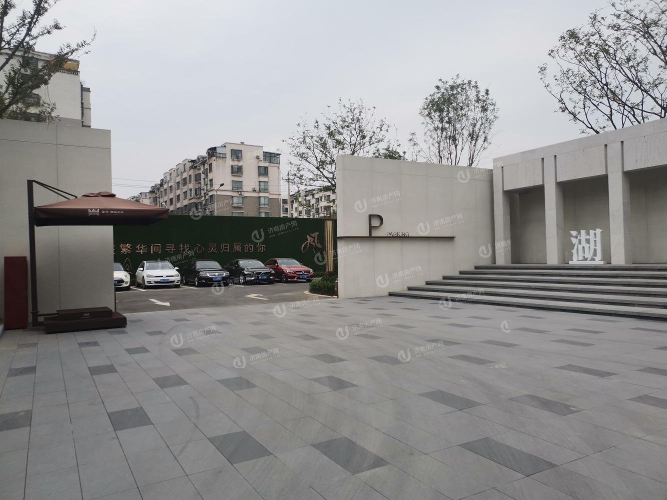 
                            金地明湖樾 