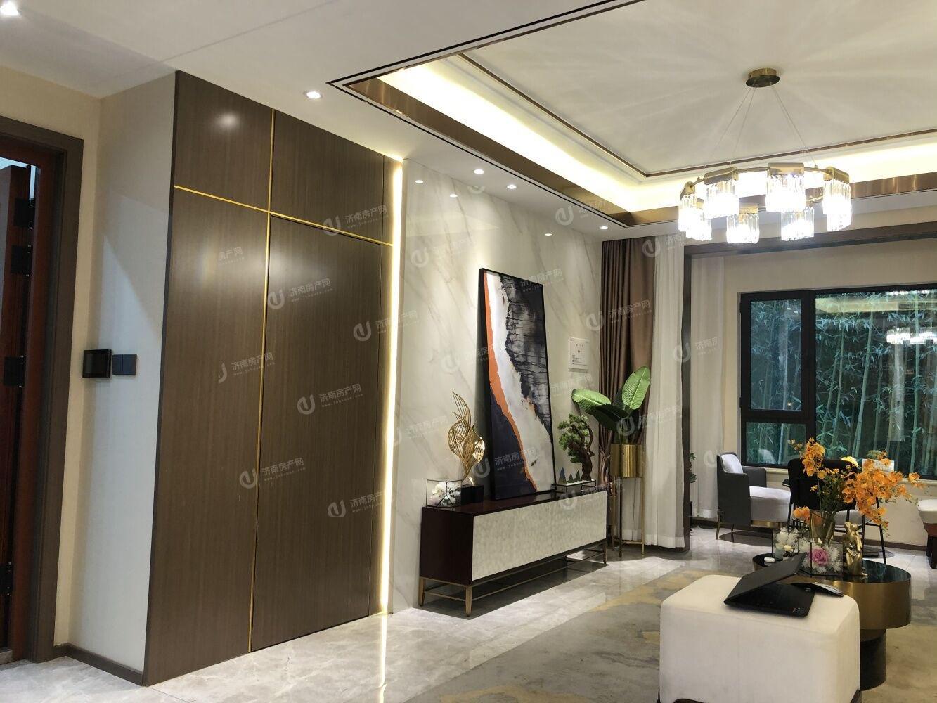 
                            金地明湖樾 