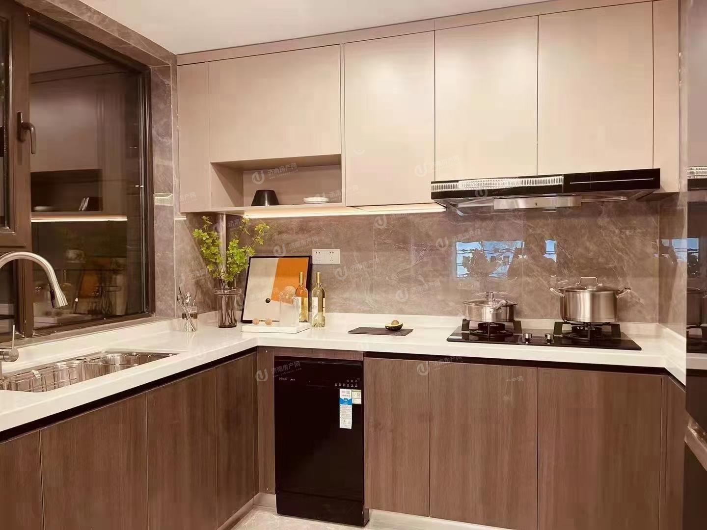 
                            北科建·泰悦翡翠大观 