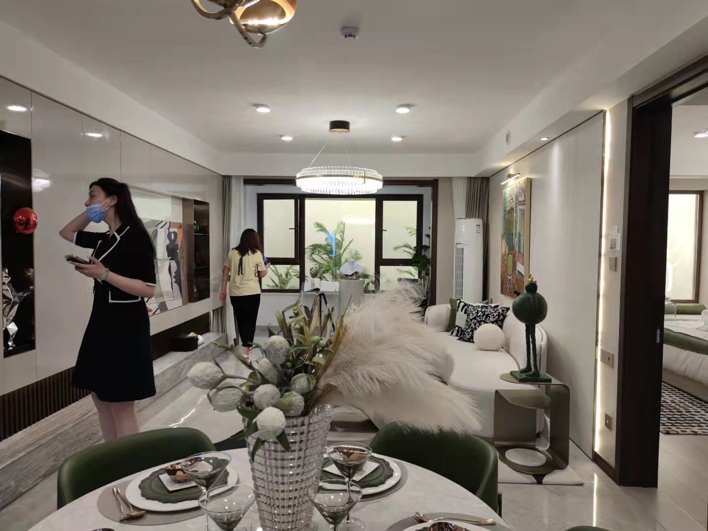 三室两卫户型，经典格局，精装交付，万科品质，山水相伴，天然氧吧