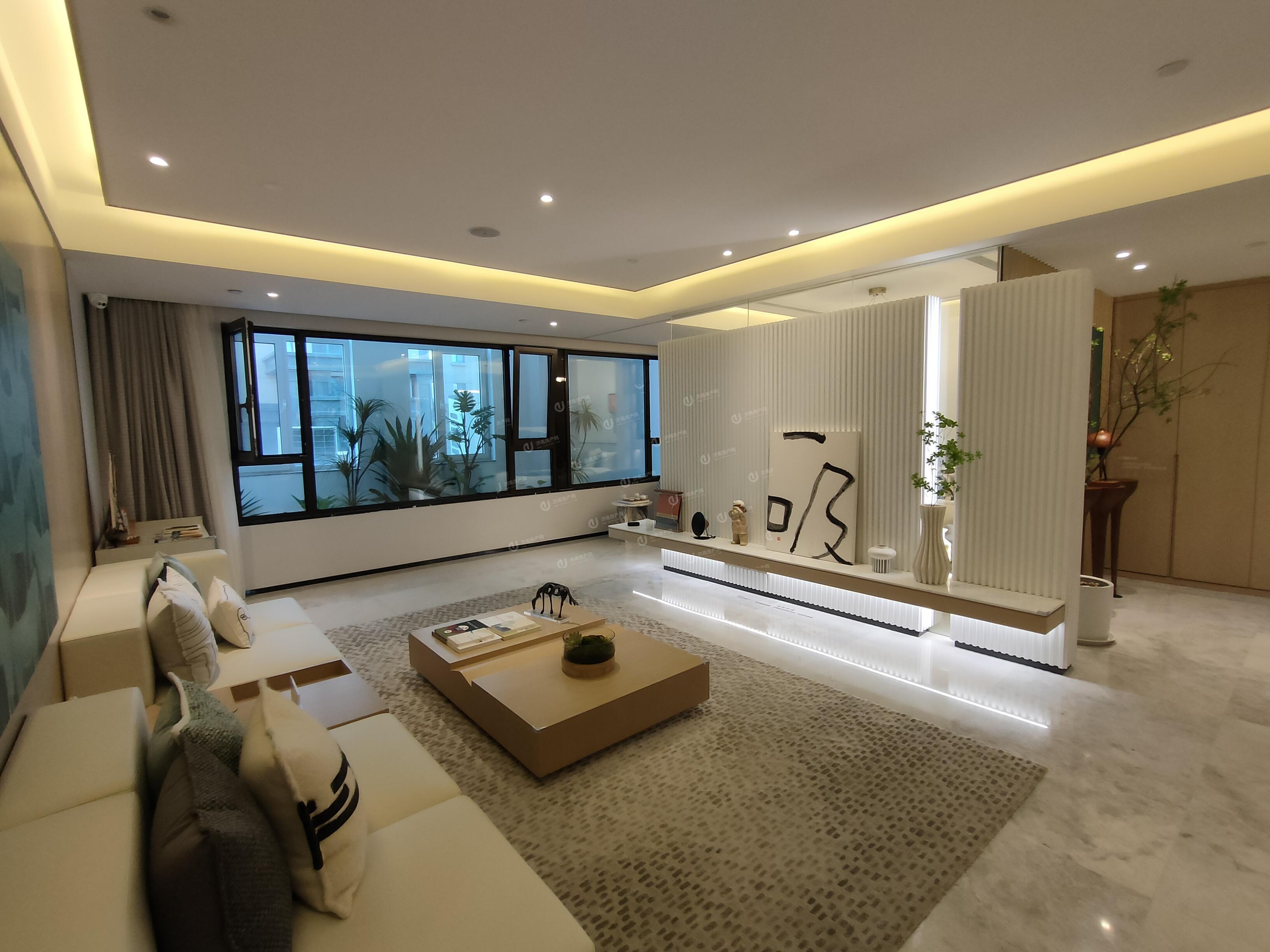
                            中国铁建花语拾光 
