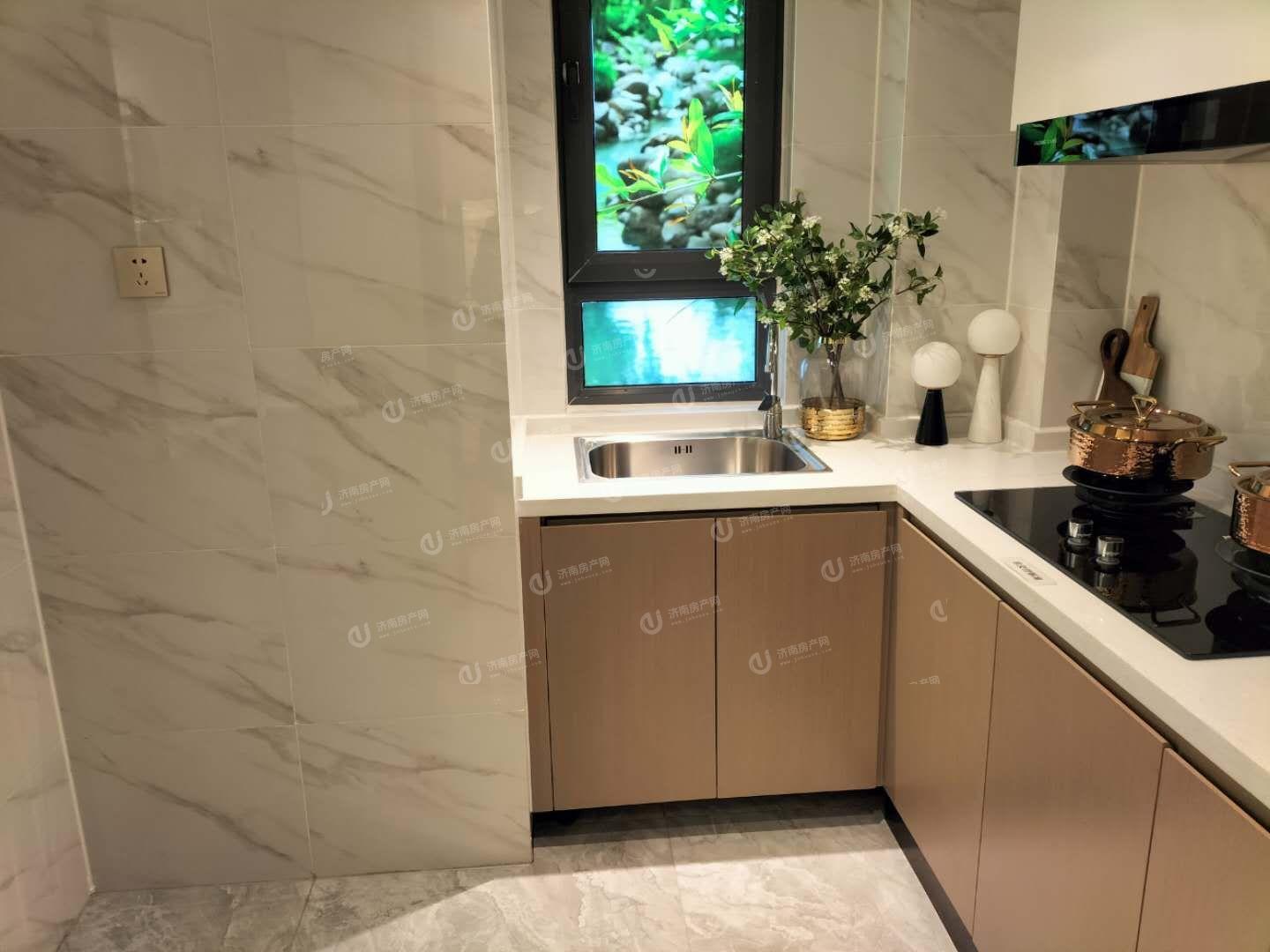 
                            金地明湖樾 