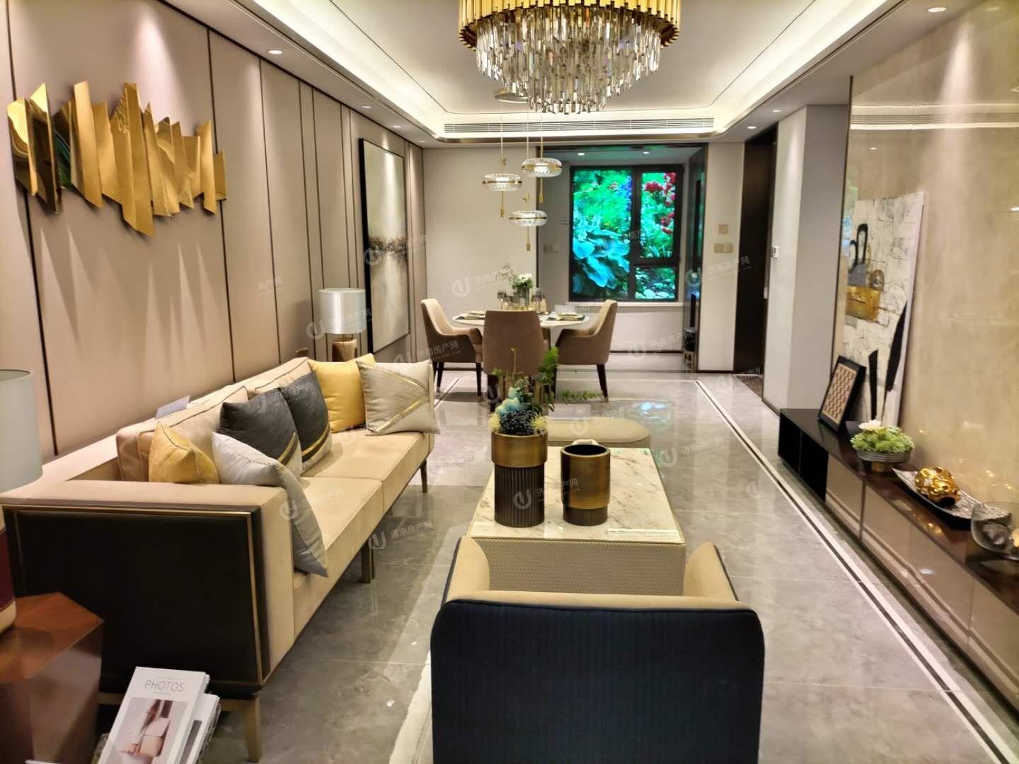 
                            金地明湖樾 