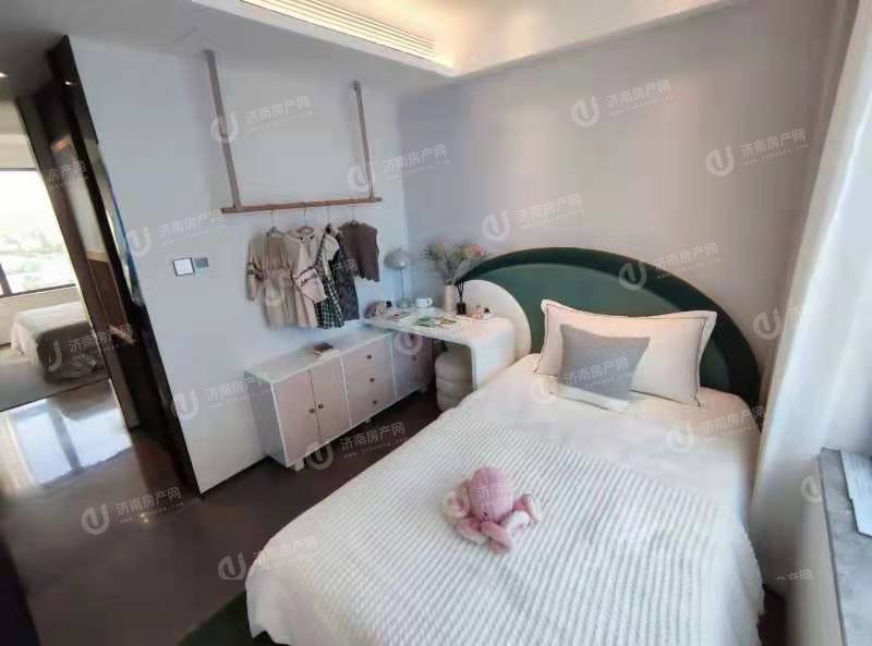 
                            金地明湖樾 