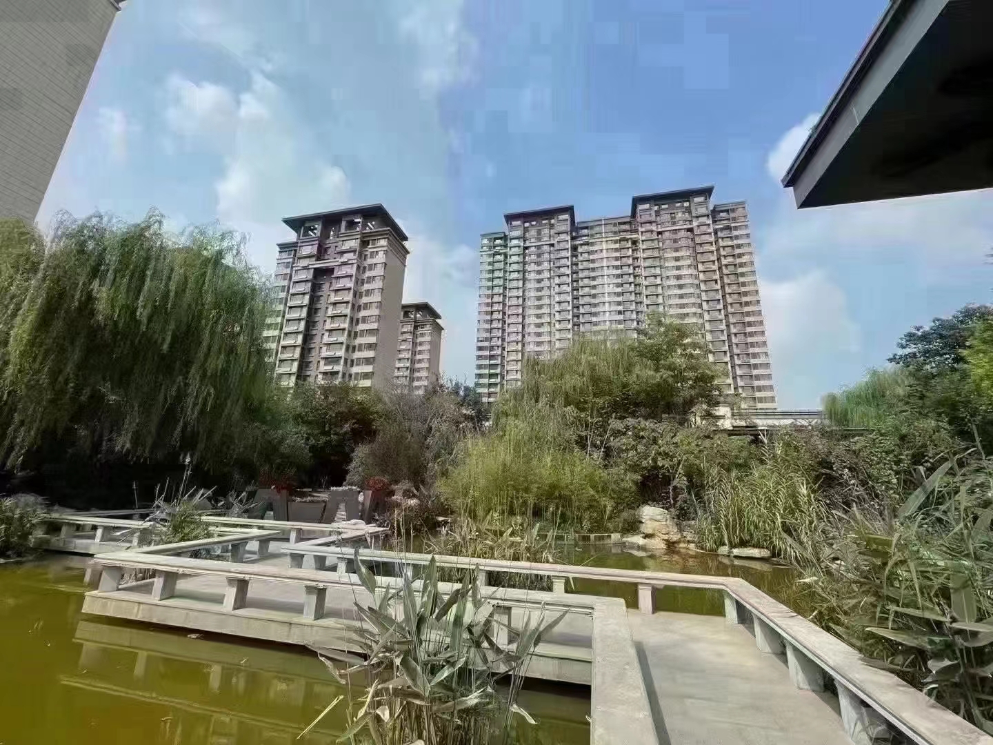 学区房，送精装修，东城俪景