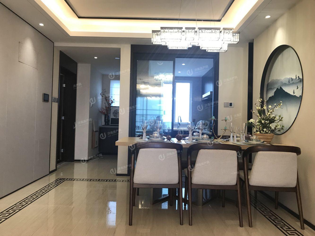 
                            金地明湖樾 