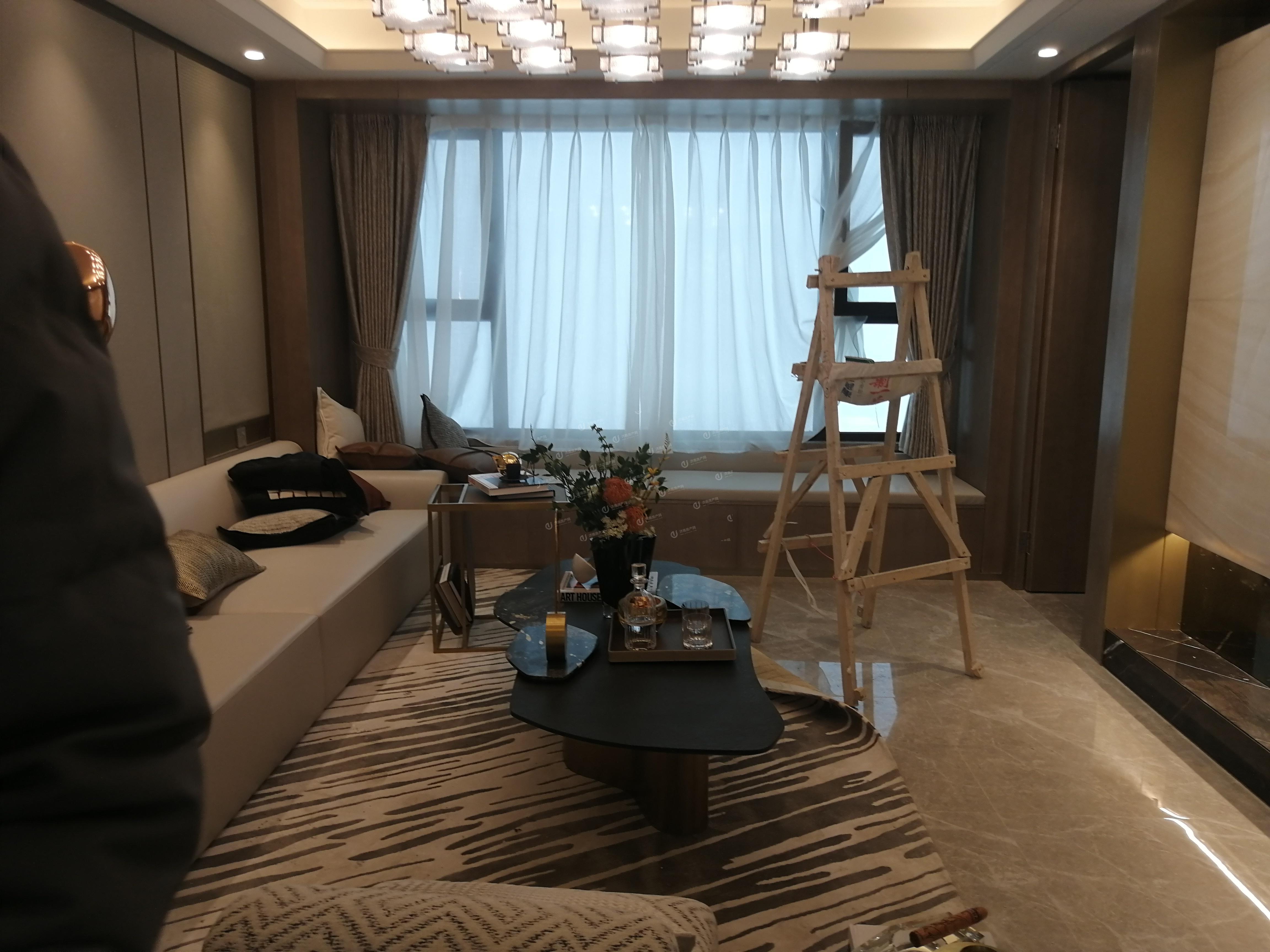
                            中国铁建花语拾光 