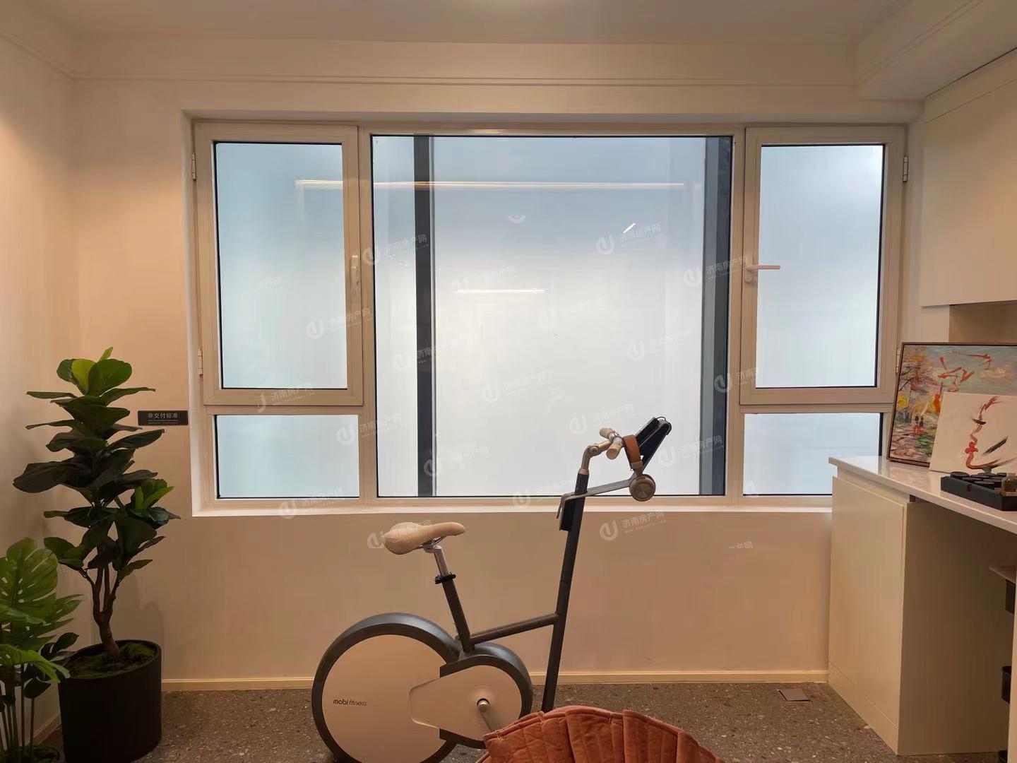
                            金地明湖樾 