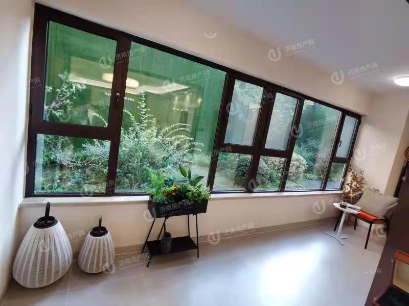 
                            金地明湖樾 