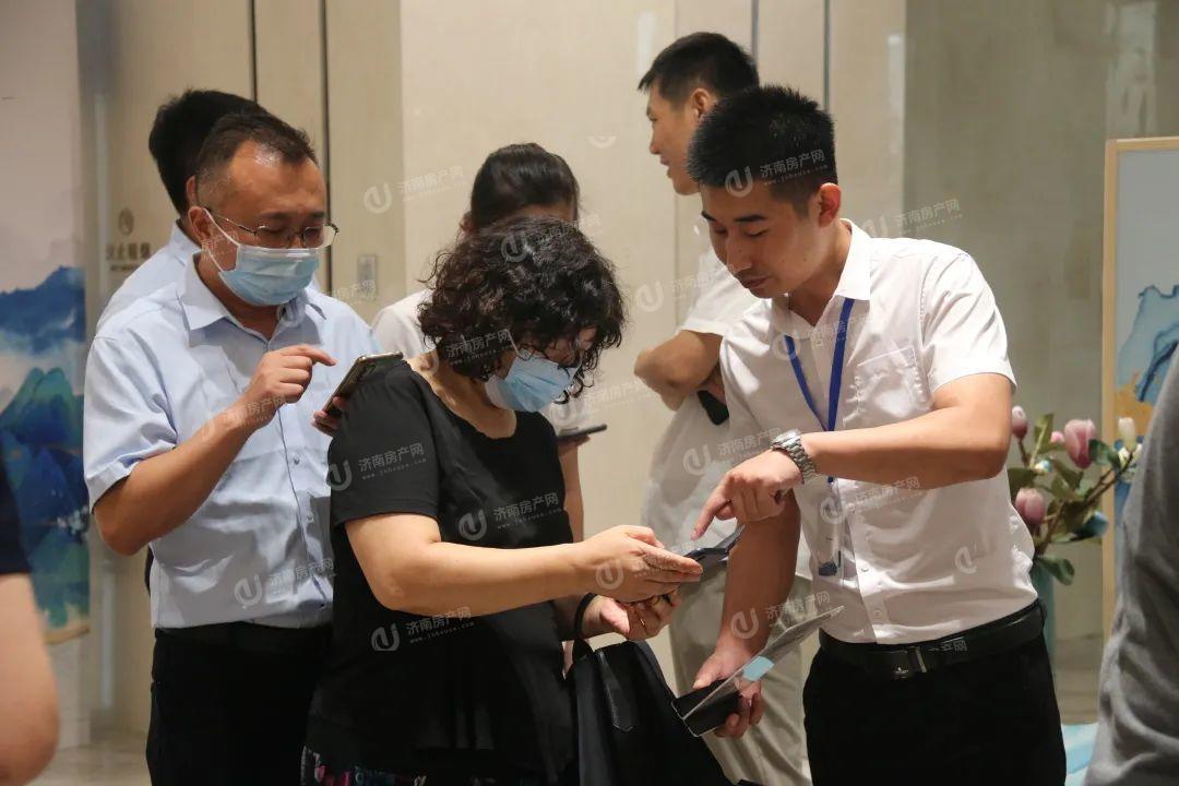 济南中国铁建·龙泉山居现场图4