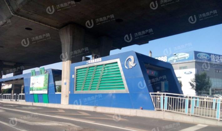 二环西路清源路BRT站口