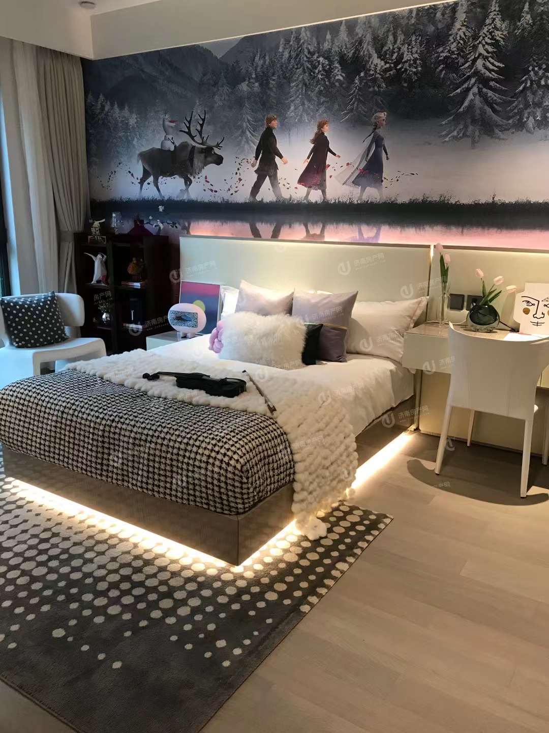 
                            金地明湖樾 