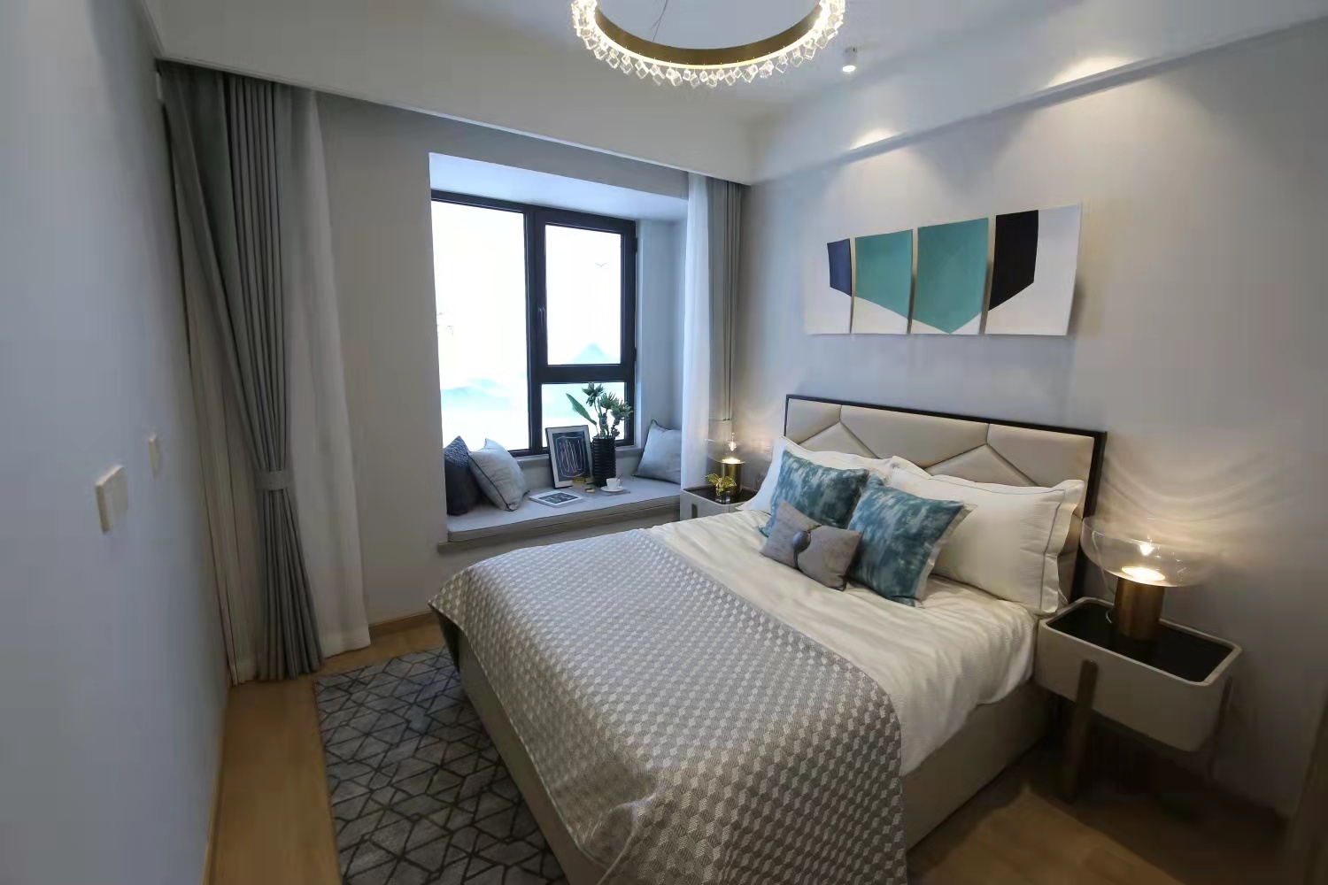  金地湖城风华 大明湖畔地铁口， 园林社区，门口双地铁上外国语