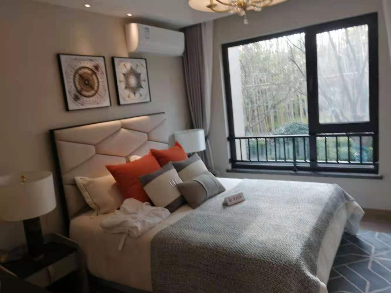 西客站三室刚需上车盘，交通方便 ，新房无费用，车接车送