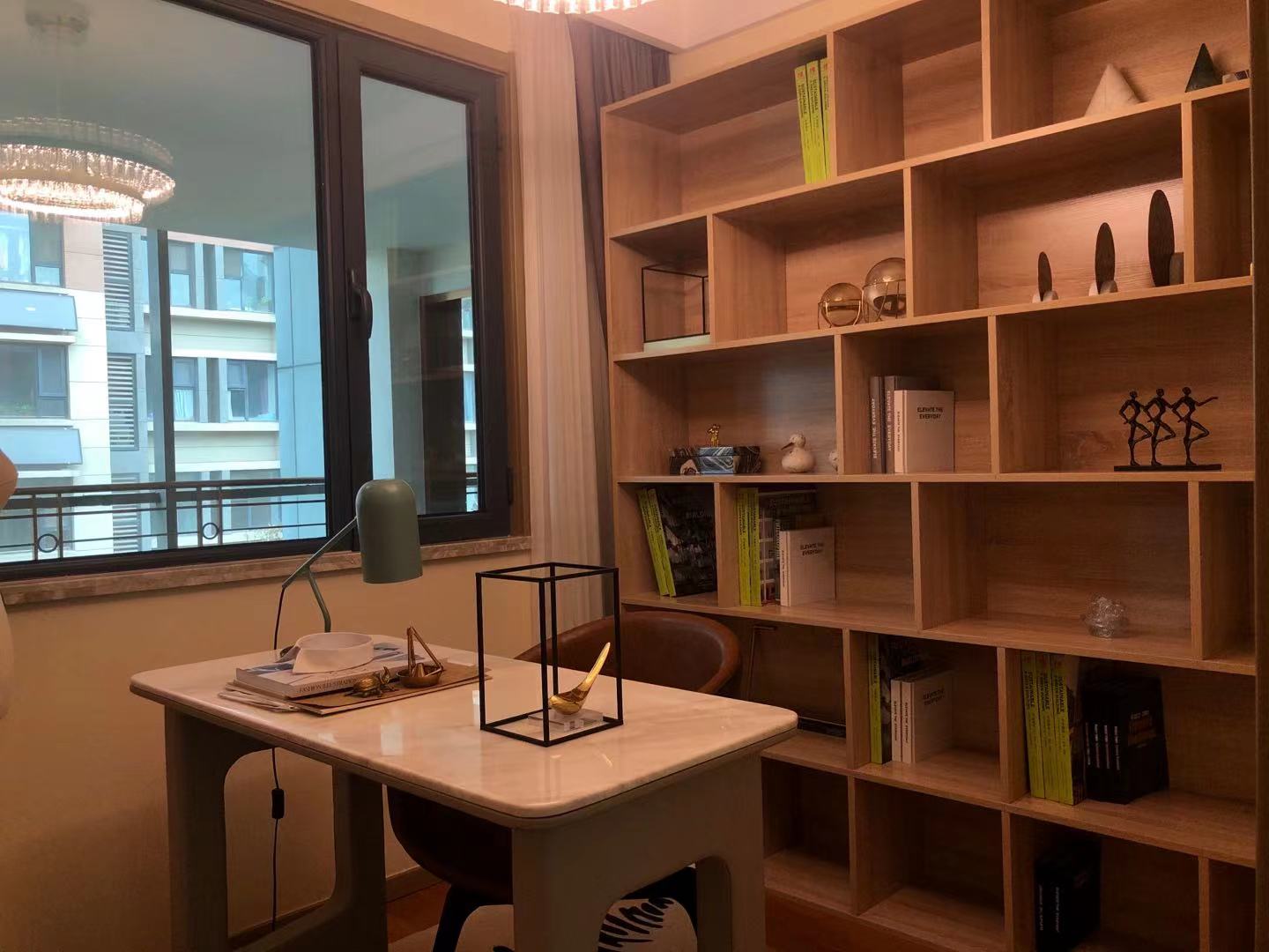 清退一套小三室！精装！首负.仅5万！历城二！地铁口！新东站！