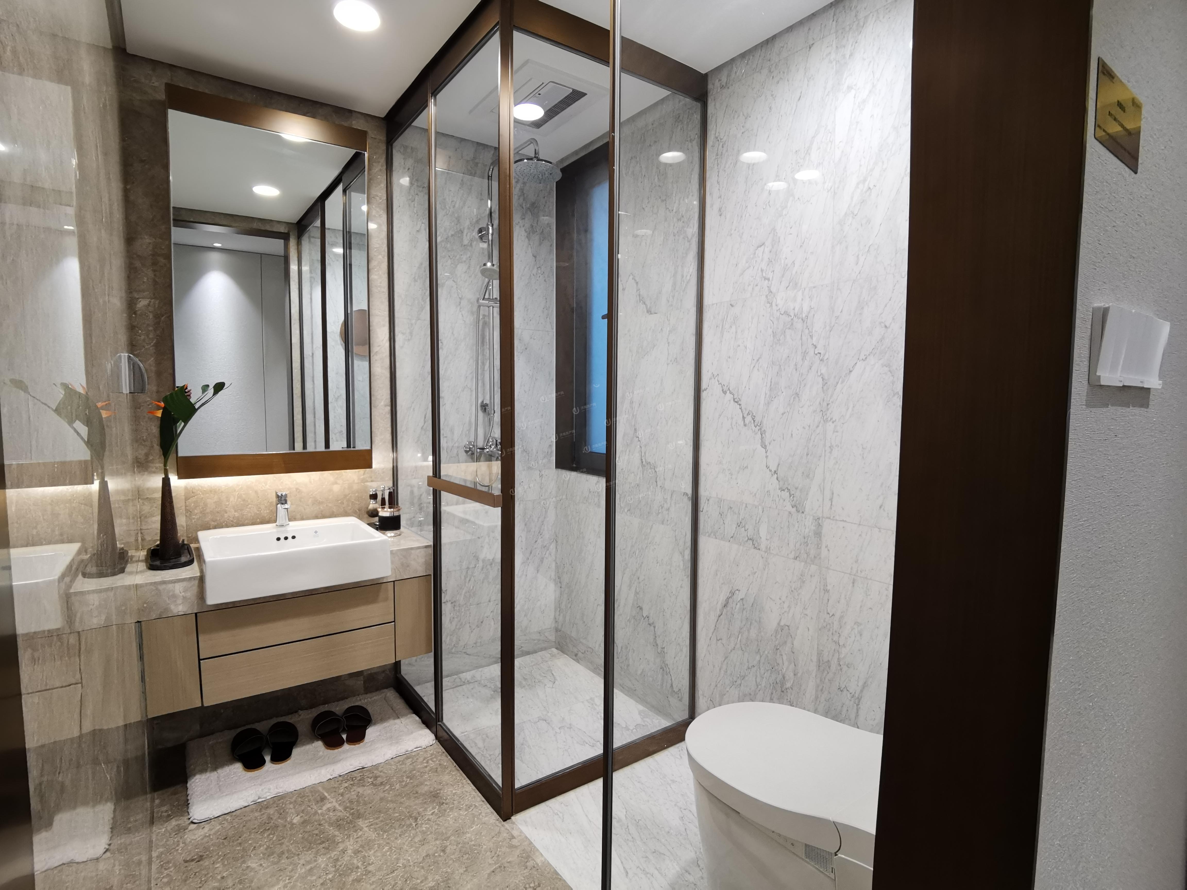 
                            中国铁建花语拾光 