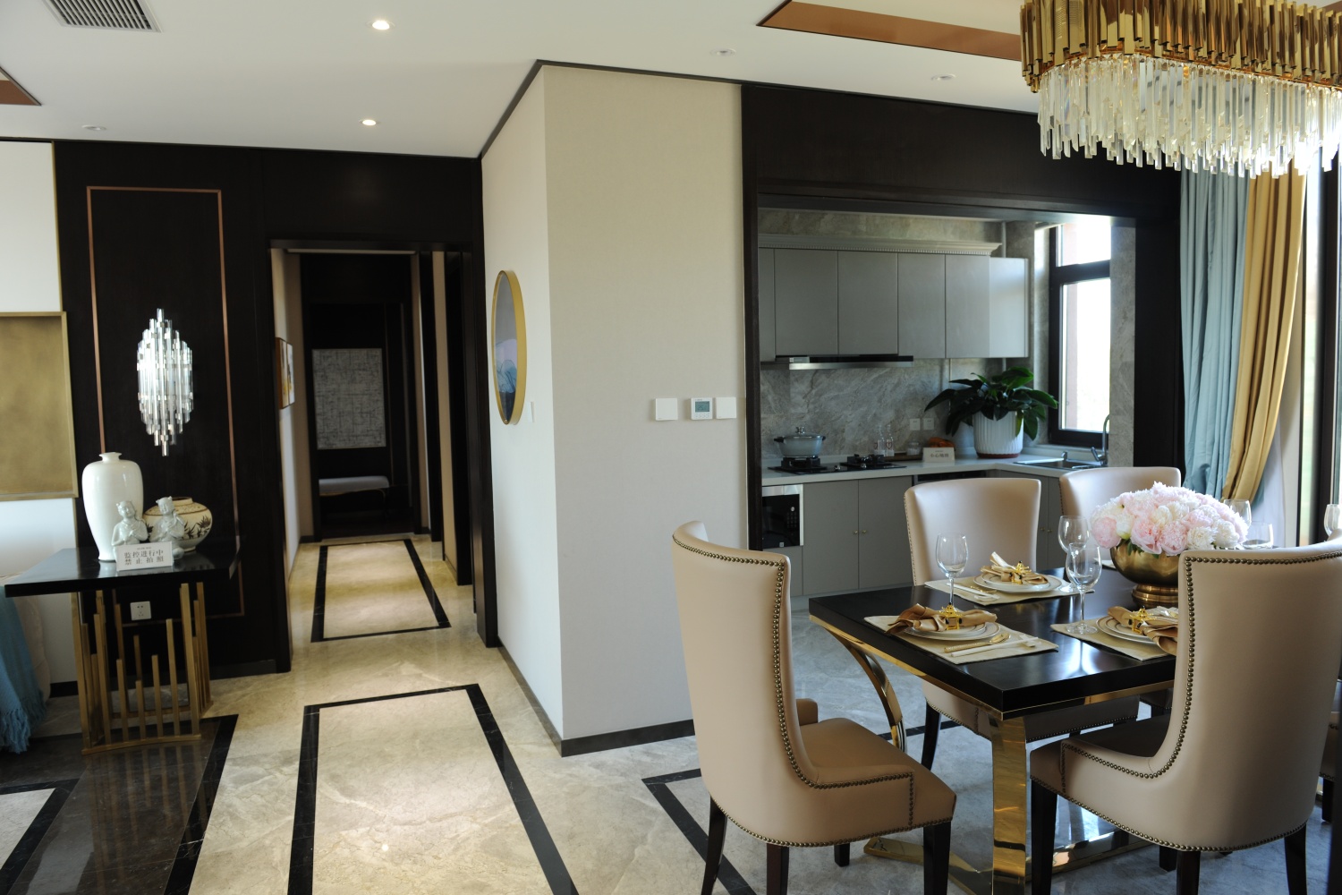 杨柳春风 新推出105平小三室 两室客厅朝阳采光好 带连廊 通透性好