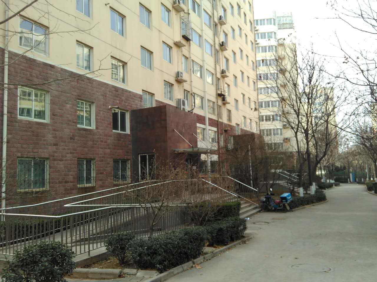 伟东新都一区新贵都 舜耕路上的明星社区