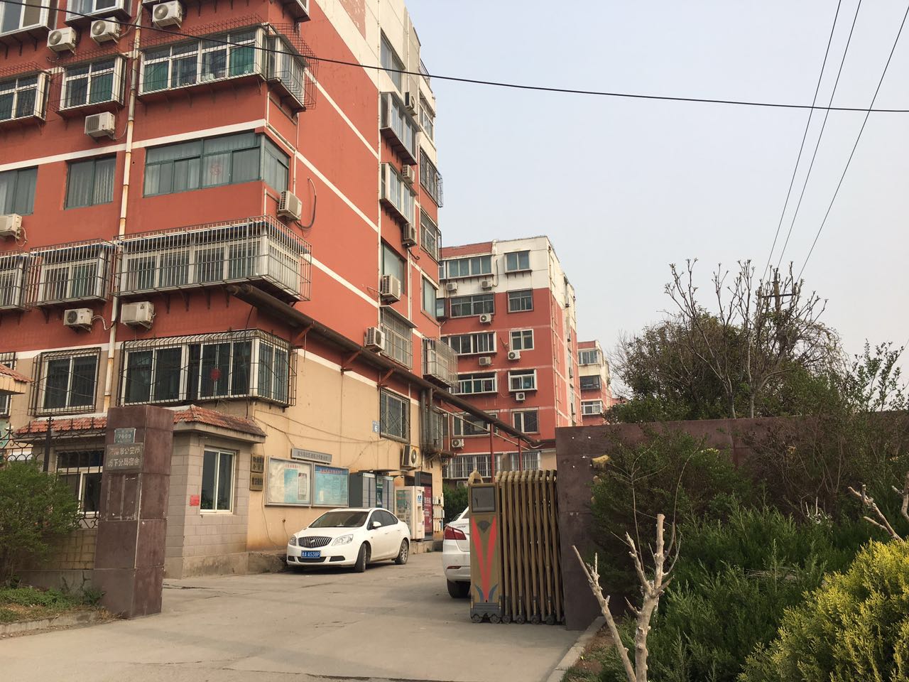 二环东旅游路交界处依山而居-环绿山庄