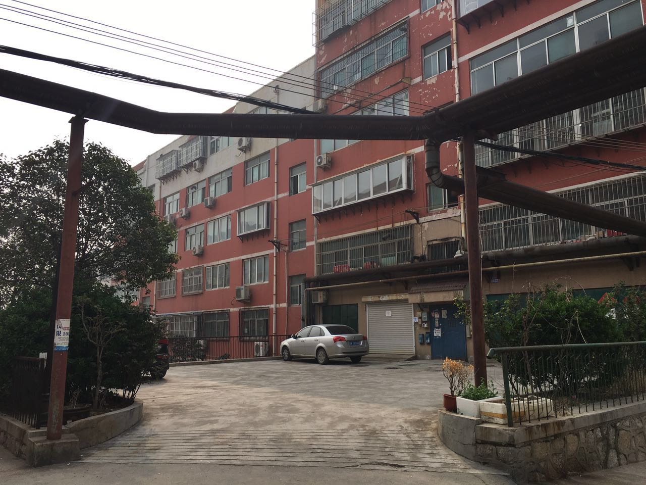 二环东旅游路交界处依山而居-环绿山庄