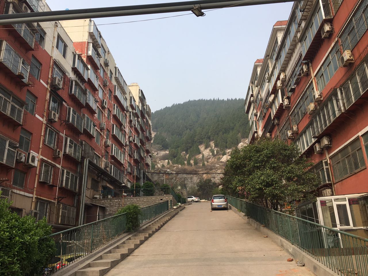 二环东旅游路交界处依山而居-环绿山庄