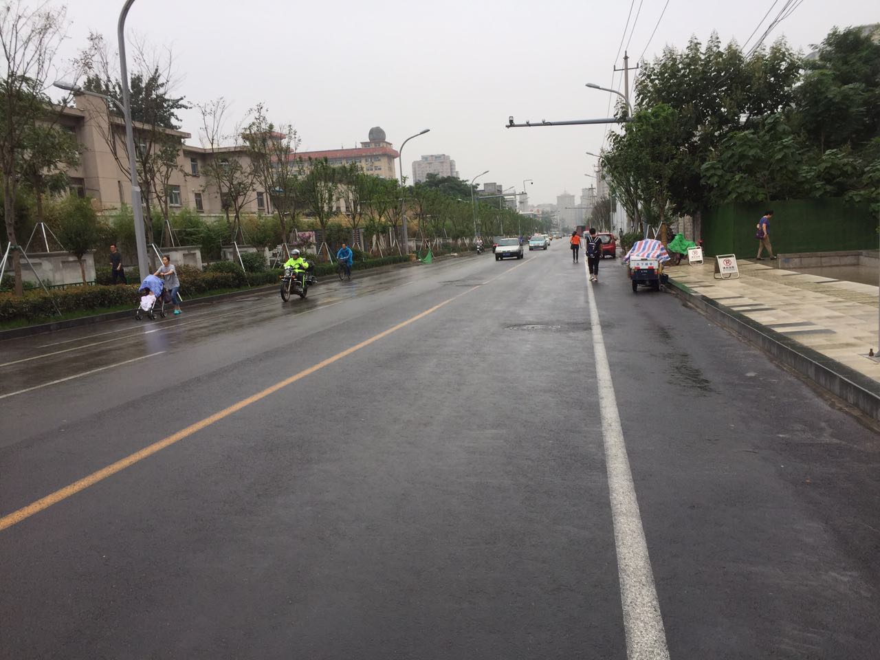 拆违后的山师东路现状 更宽阔更美丽