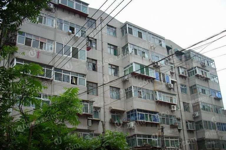 回民小区2室1厅双阳台,含床及家具,冷暖空调,热水器,集中供暖