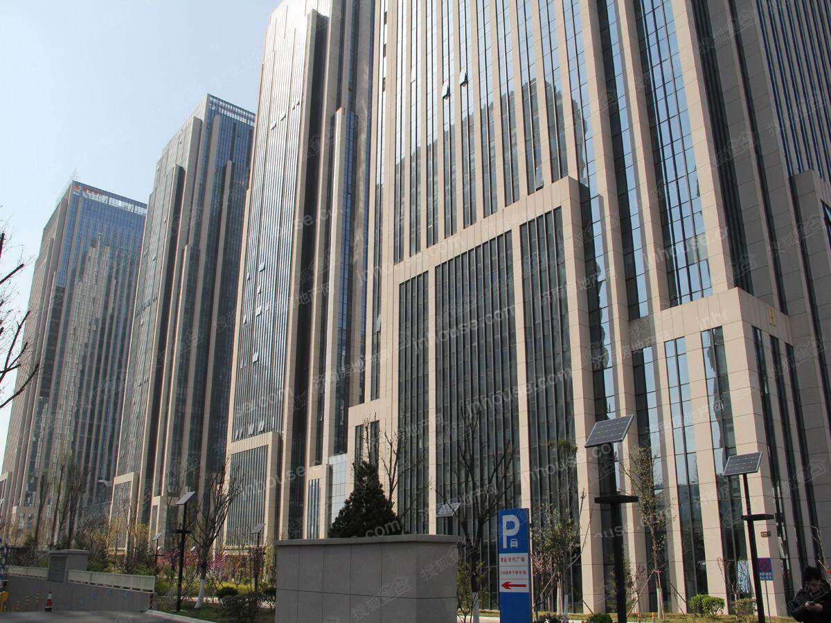 租房送大礼!奥体对过,紧邻政务金融中心!高端商务办公!